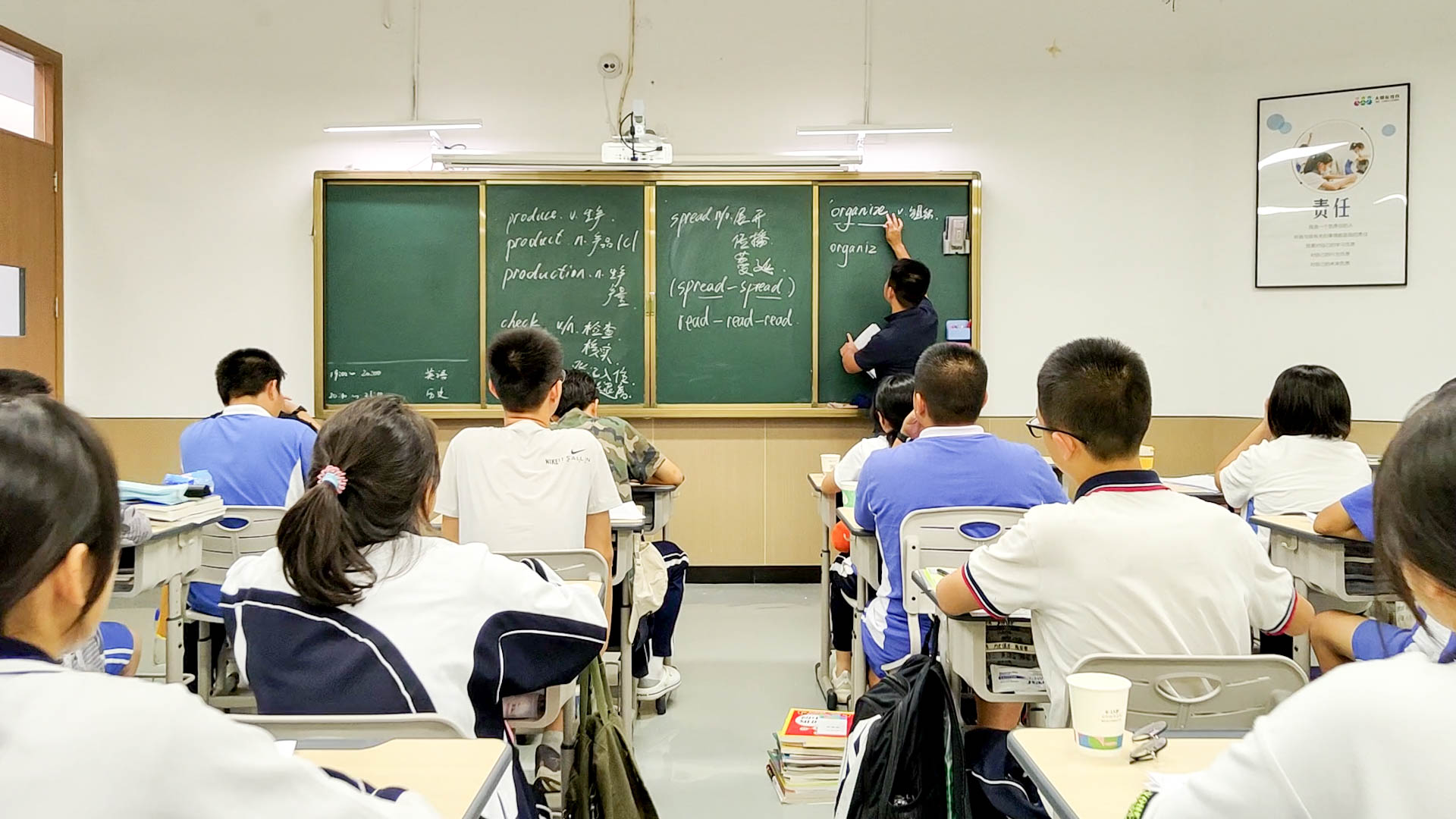 2022年深圳中考复读一年多少钱，复读学校哪家好？